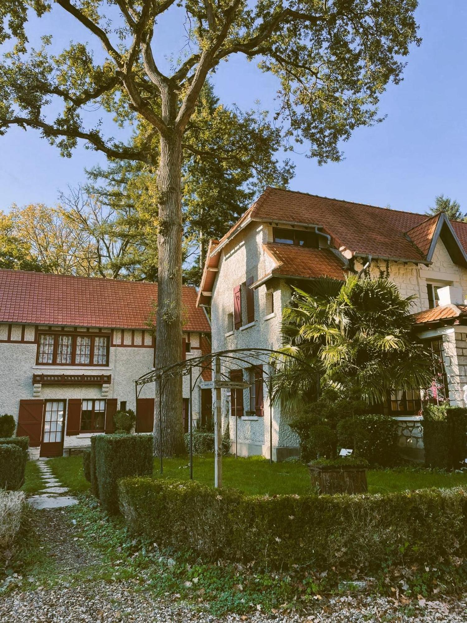 Hostellerie Du Lys Lamorlaye Εξωτερικό φωτογραφία