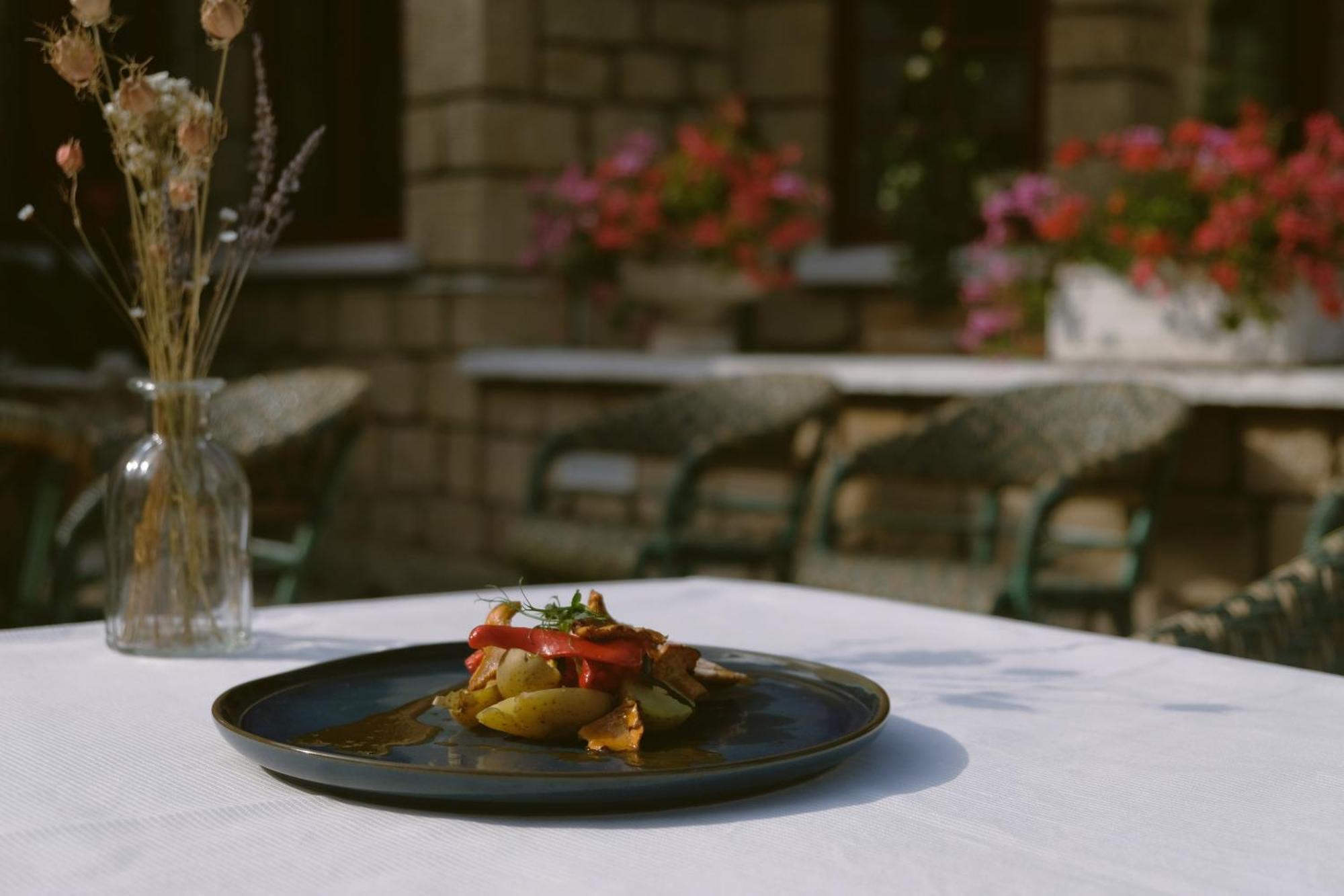 Hostellerie Du Lys Lamorlaye Εξωτερικό φωτογραφία