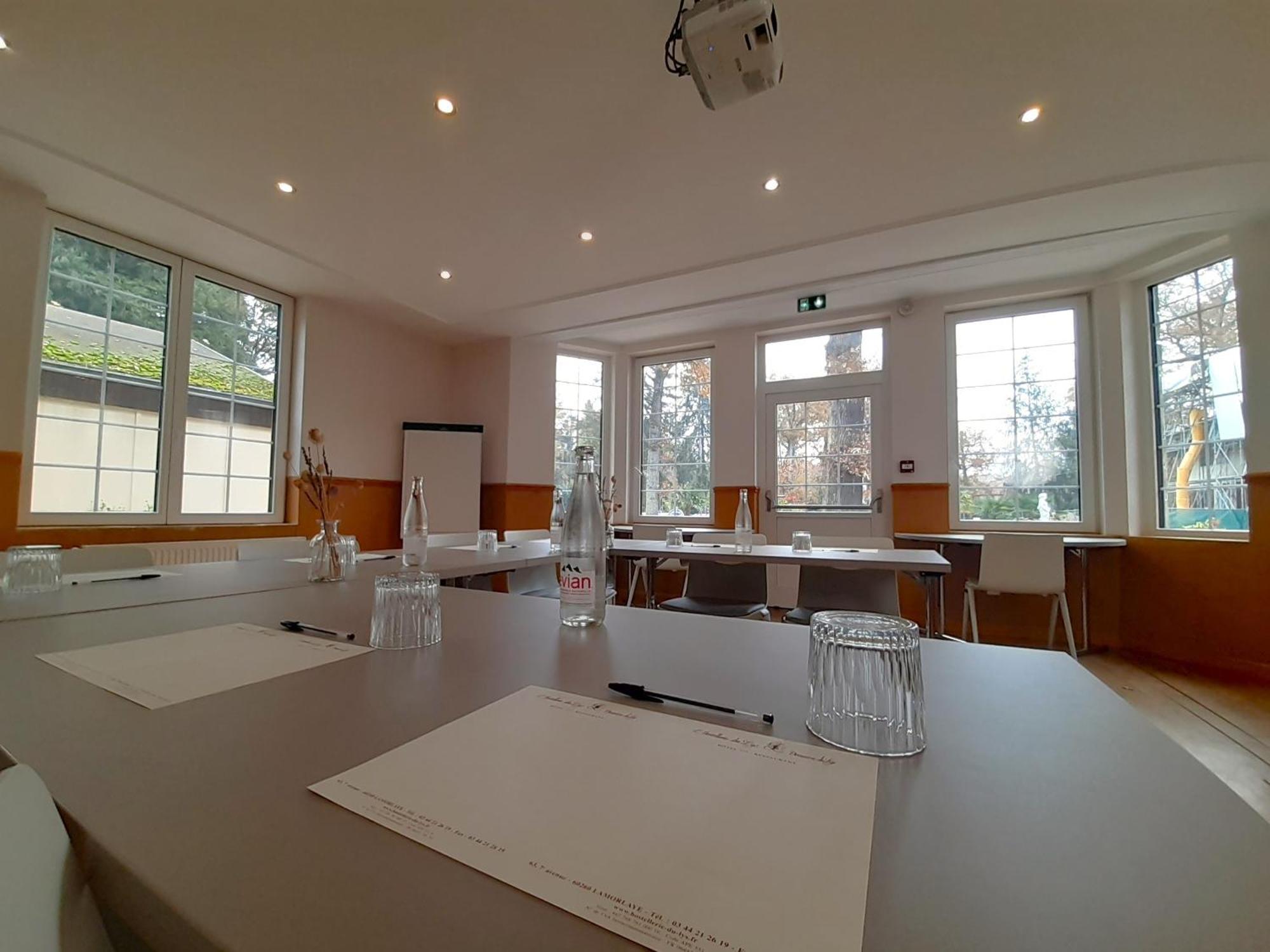 Hostellerie Du Lys Lamorlaye Εξωτερικό φωτογραφία