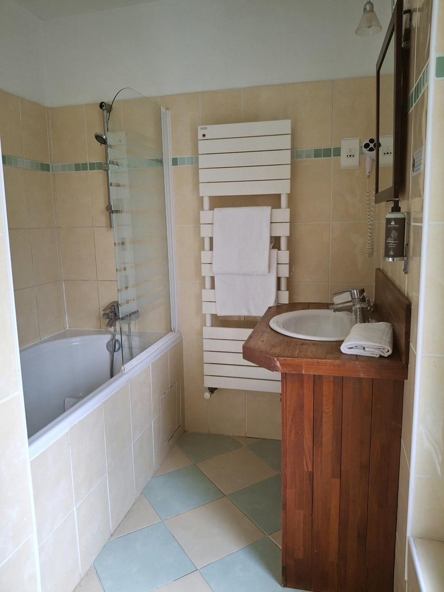 Hostellerie Du Lys Lamorlaye Εξωτερικό φωτογραφία