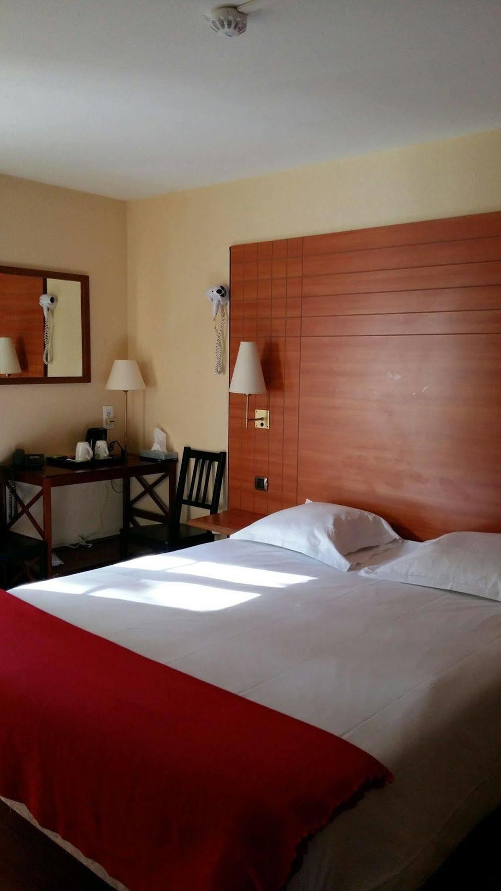 Hostellerie Du Lys Lamorlaye Εξωτερικό φωτογραφία