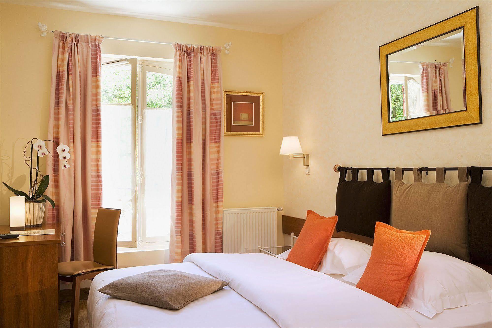 Hostellerie Du Lys Lamorlaye Εξωτερικό φωτογραφία